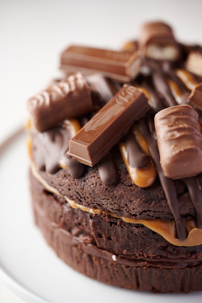 Twix & KitKat Cake