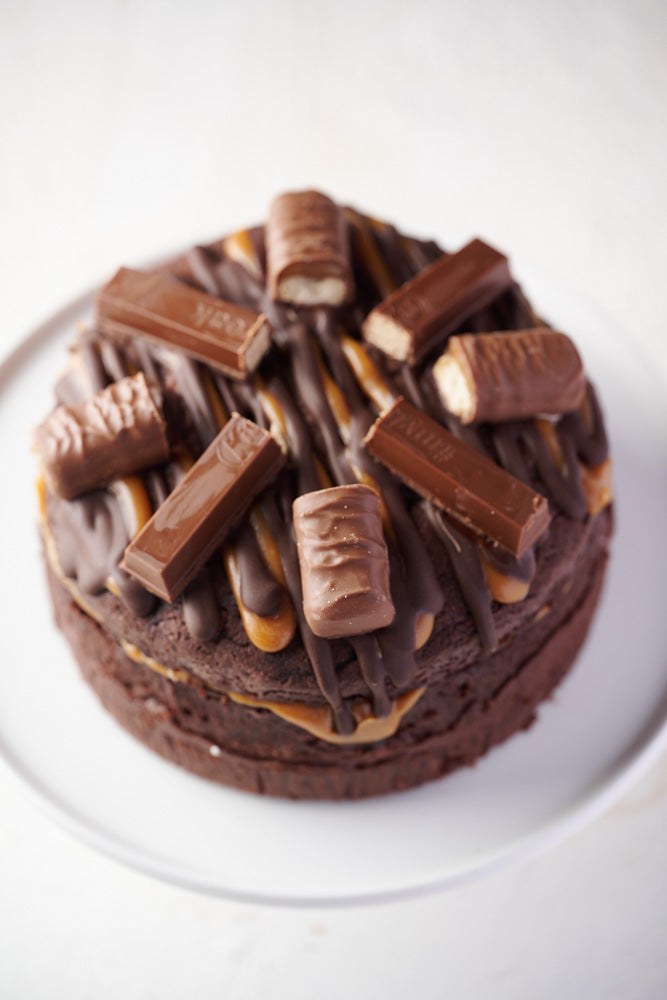 Twix & KitKat Cake