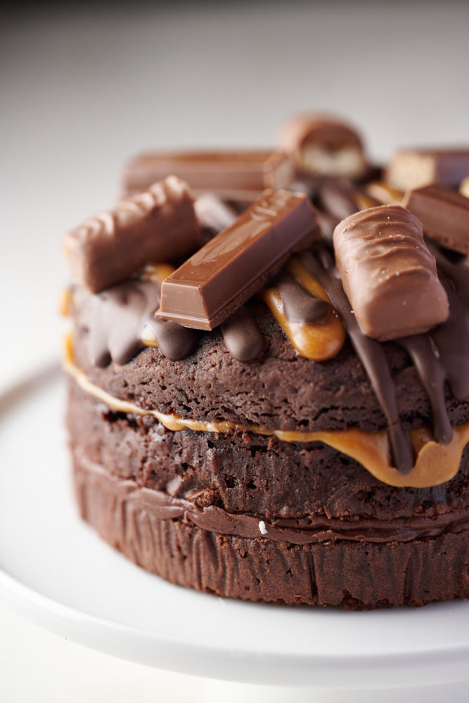 Twix & KitKat Cake