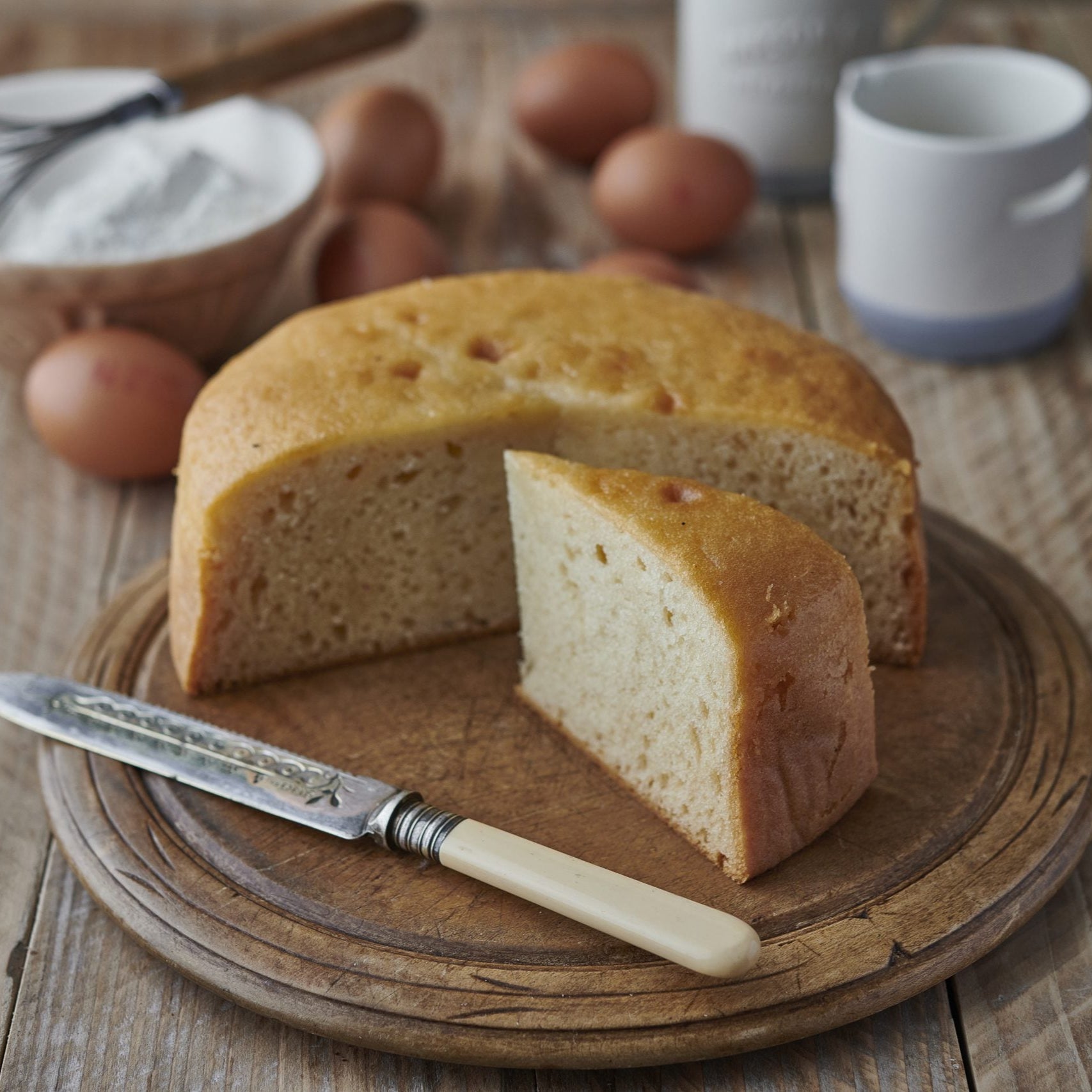 plain sponge cake for decorating