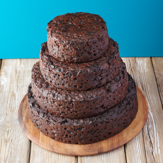 round fruit cake ready to decorate