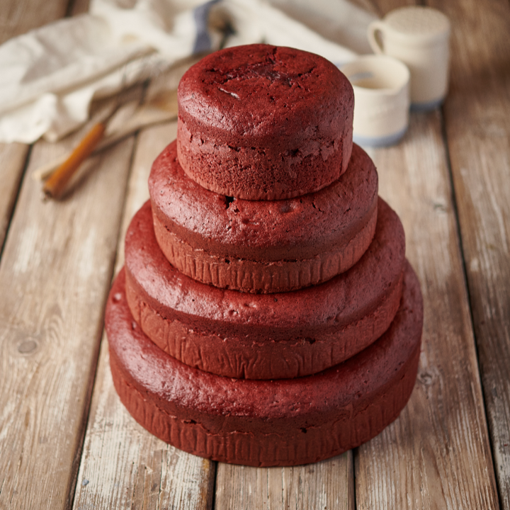 red velvet plain sponge cake